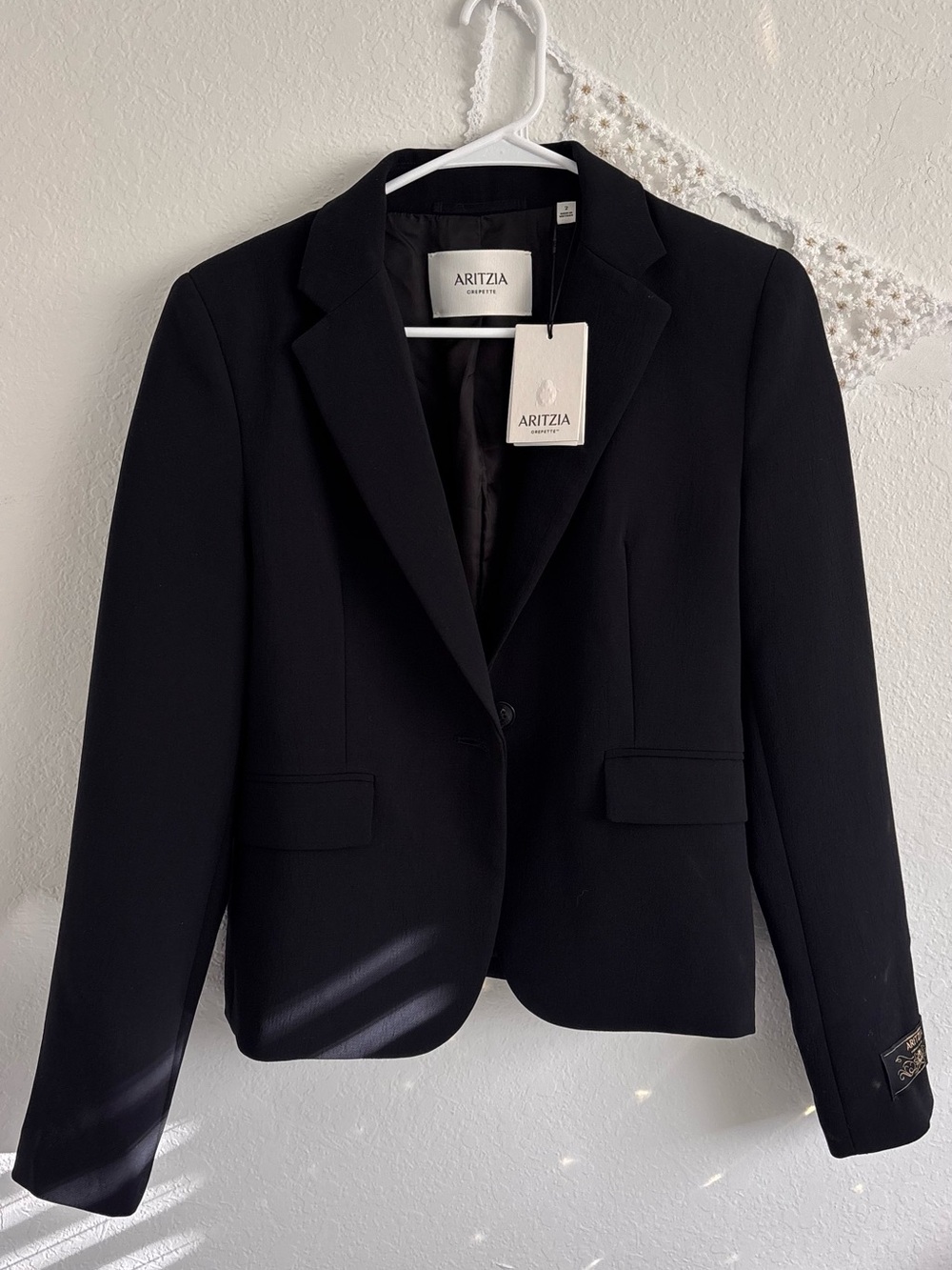 Aritzia Black Women's Single-Button Blazer